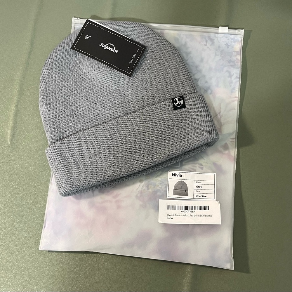 Unisex Gray Knit Beanie NWT